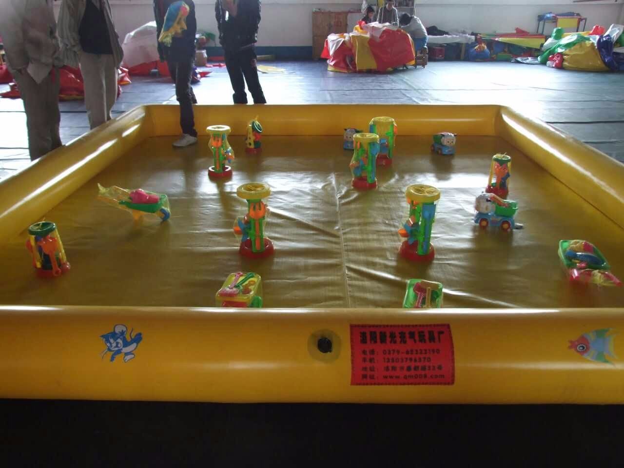 大黄鸭水池